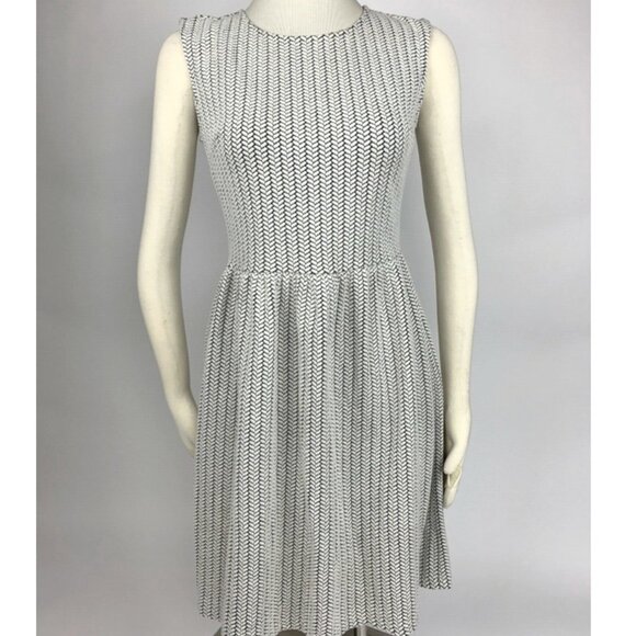 LOFT Black and White Herringbone Sleeveless Skater Dress Womens Size 8 - Picture 1 of 9